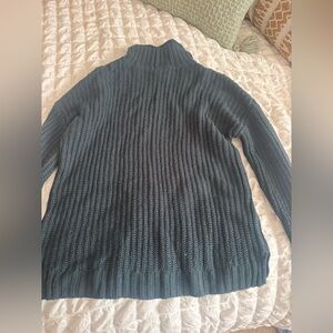 Green sweater 
, size L
